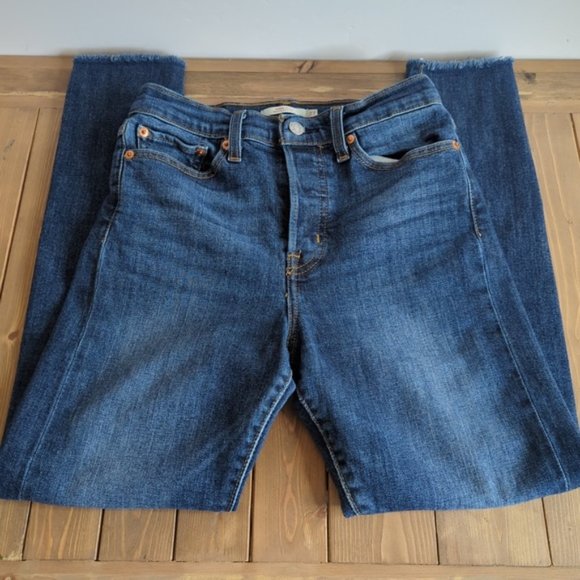 Levi’s Wedgie Skinny Raw Hem High Rise Jeans - Picture 2 of 12